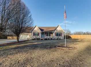 100 Apple Ln, Manchester, TN 37355