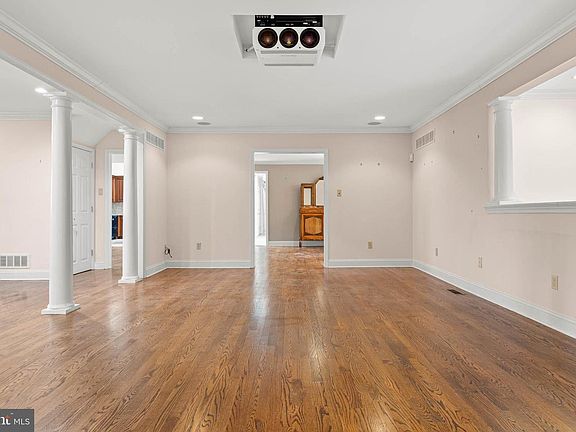 4th image of 753 Mustin Ln