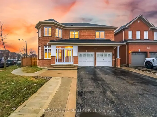 29 Laurentide Cres, Brampton, ON L6P 1Y3