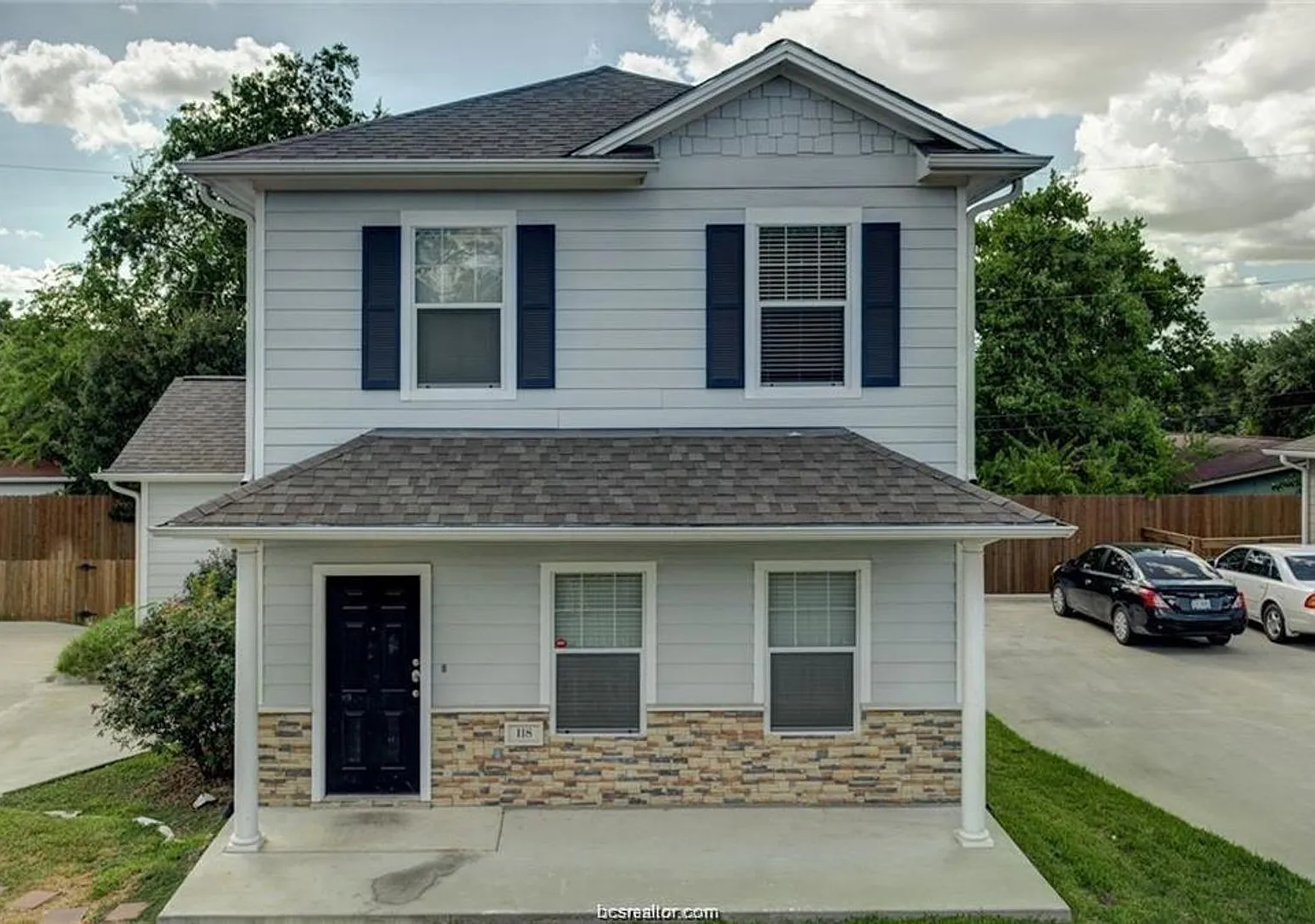 118 Lynn Drive — Photo 1
