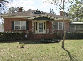 309 Curry St NE, Pelham, GA 31779