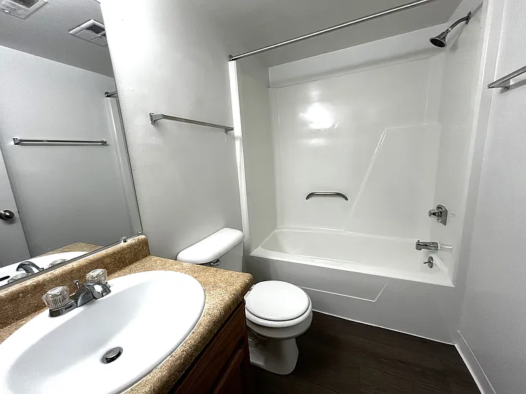 Charter Oaks Apartments — Photo 263