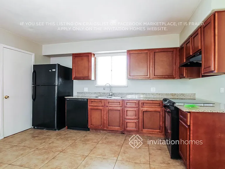 3225 S Albert Ave — Photo 6