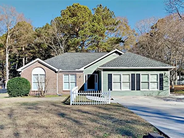 2082 Blackberry Ln, Auburn, GA 30011