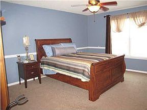 5th image of 185 Wisteria Ln
