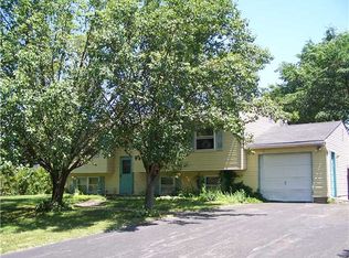 12 Huntington Pkwy, Hamlin, NY 14464