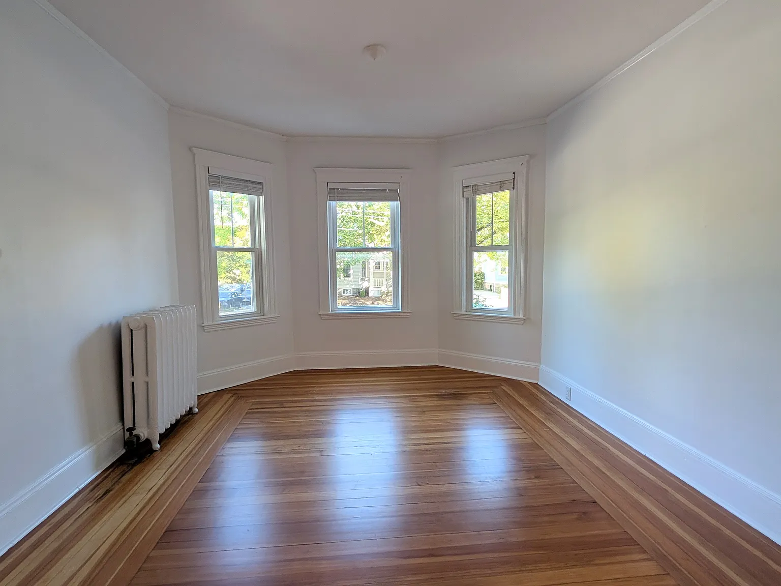 2 bed, 1000 sqft, $3,400 — Photo 3