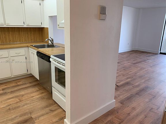 5th image of 16751 NE 9th Ave