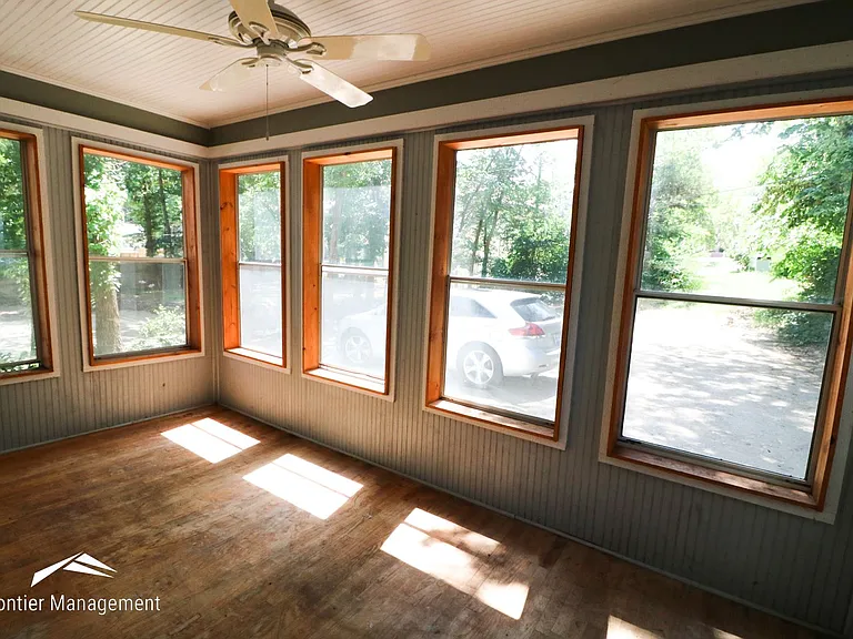 1849 Anderson Ave — Photo 16