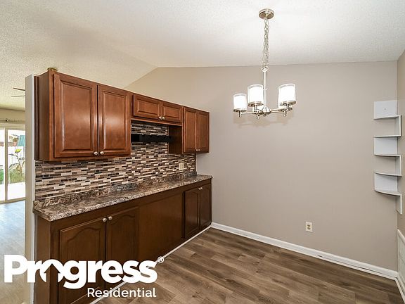 5th image of 227 Aquarius Cir W