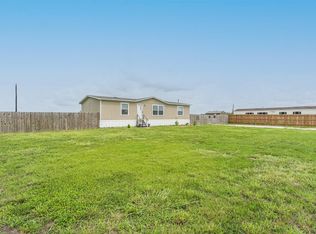 8710 Los Robles Ave, Alvin, TX 77511