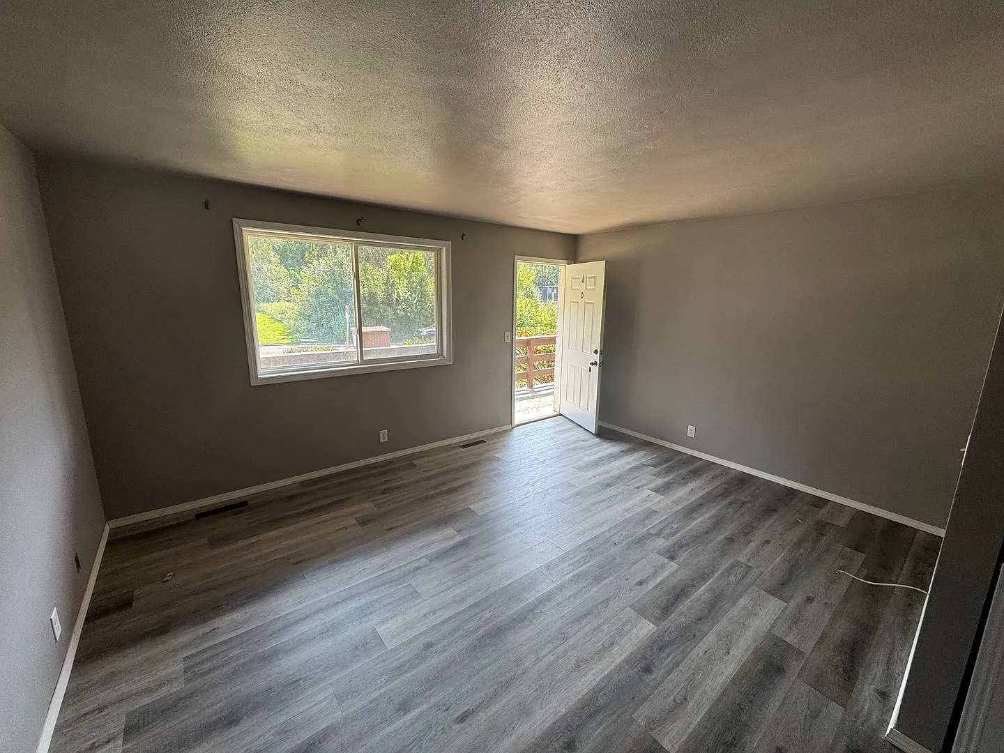 213 Sunnyridge Ct — Photo 2