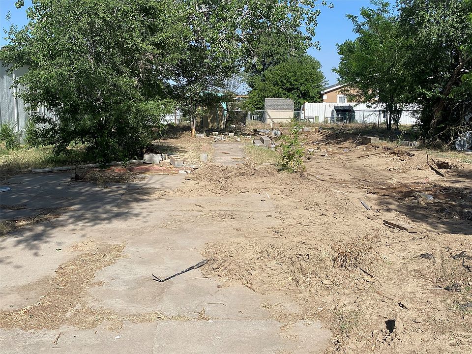 2nd image of 144 Shamrock St