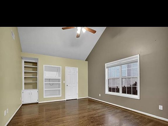 3rd image of 884 Georgian Point Dr #5