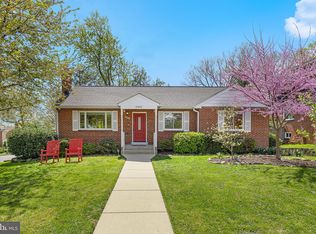 6492 Little Falls Rd, Arlington, VA 22213