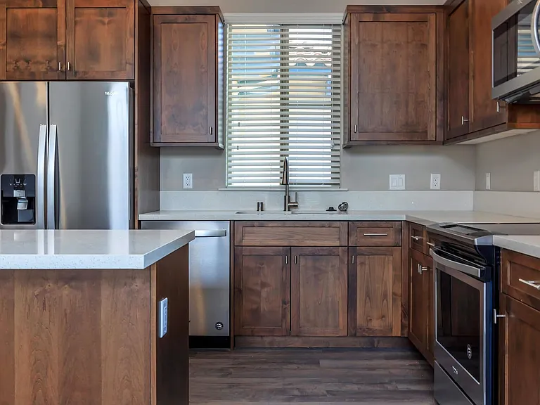 Drew Court Apartments — Photo 17