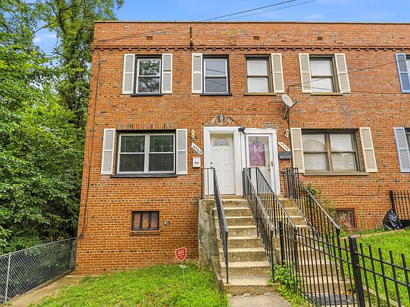 2nd image of 4960 Just St NE