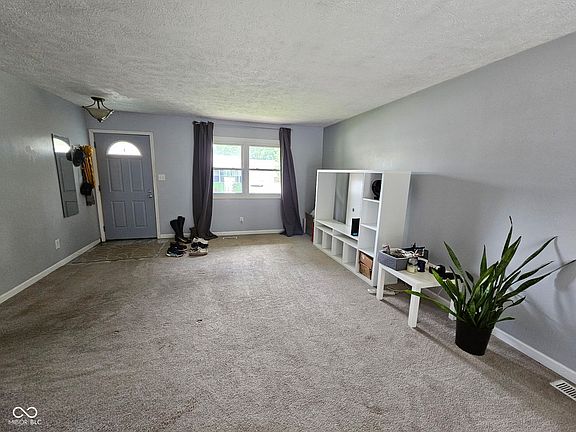 3rd image of 1345 Countryside Ln
