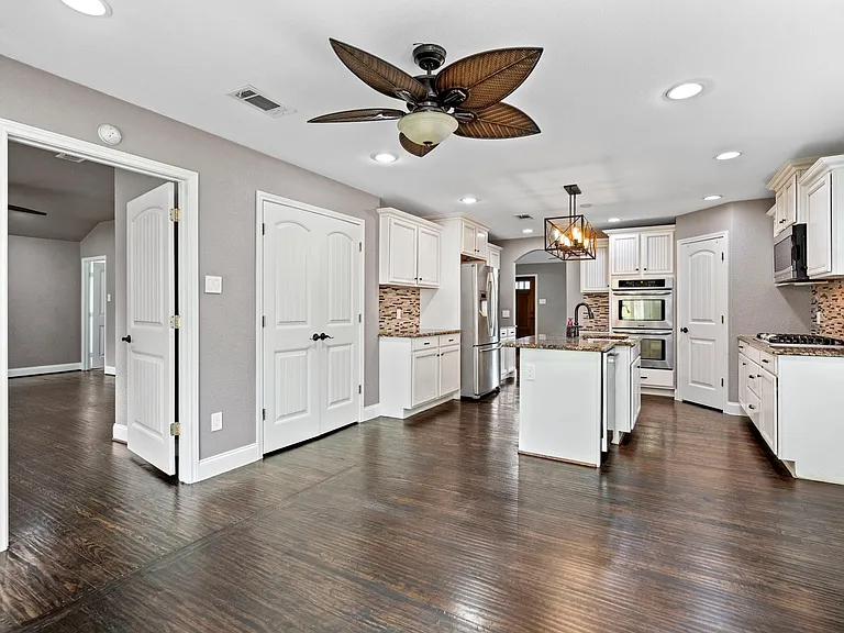 8406 Lakemont Dr — Photo 9