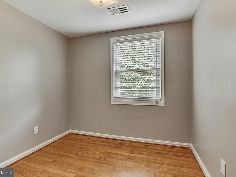 260 Burgess Ave — Photo 21