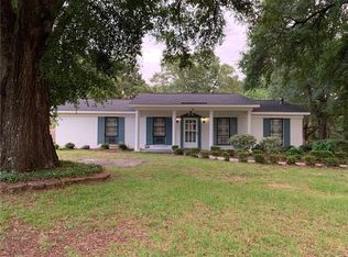 24 Lafayette Dr, Saraland, AL 36571