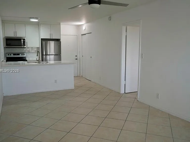 2771 Riverside Dr #405A — Photo 6