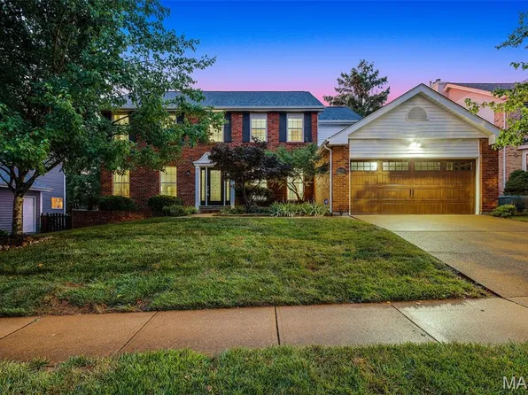3038 Woodbridge Creek Dr, Saint Louis, MO 63129