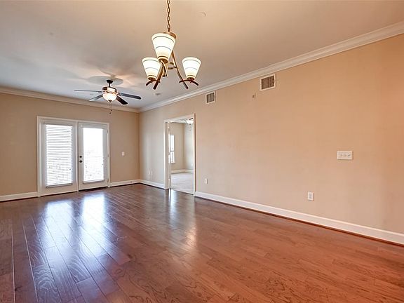 3rd image of 2203 Dorrington St APT 204