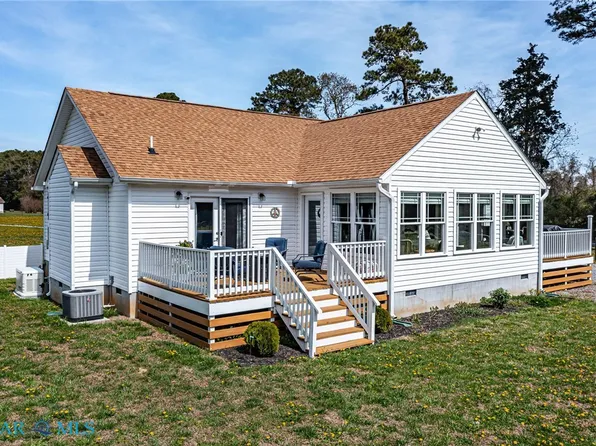 428 Smith Point Rd, Reedville, VA 22539