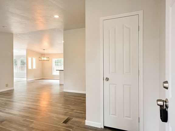 5th image of 20015 137th Avenue Ct E #142