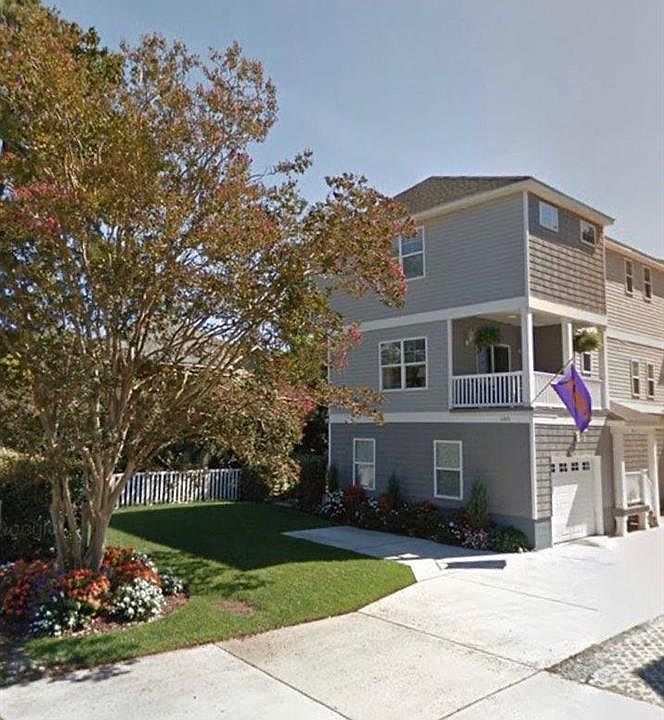 1st image of 4811 Lake Dr #A