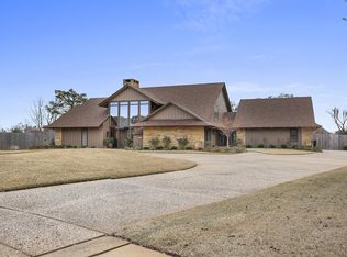 26 Dover Cir, Bossier City, LA 71111