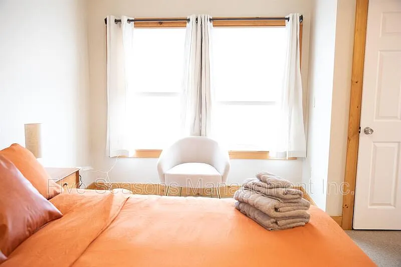 1 bed, 1.0 bath, 600 sqft, $1,900 — Photo 3