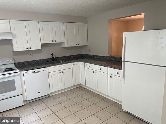 3rd image of 7525 Weatherby Dr