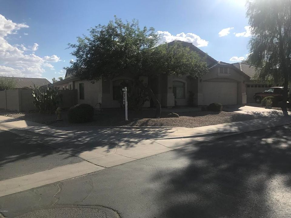 1st image of 44965 W Buckhorn Trl