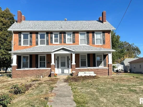 135 E Washington St, Rushville, IL 62681