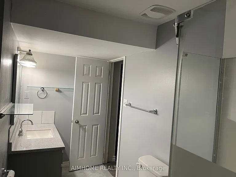 58 Hewlett Cres #BSMNT — Photo 5