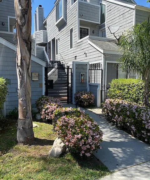 1051 N Newport Ave #2 — Photo 3
