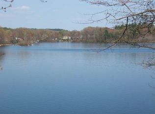 21 Carrier Ln, Sutton, MA 01590