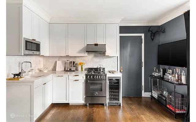 Sold by Douglas Elliman | media 10