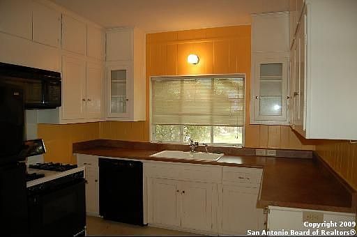 5th image of 209 W Elmview Pl