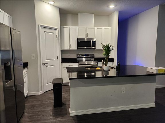 2nd image of 2837 SW Sage Avenue