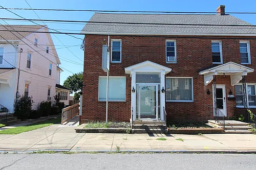 3018 Main St Photo 1