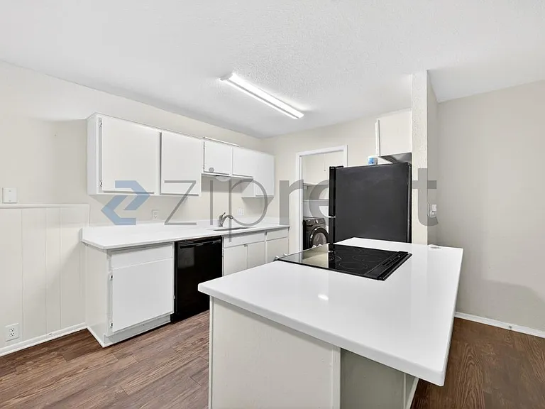 5020 Donnelly Ave #5022 — Photo 11