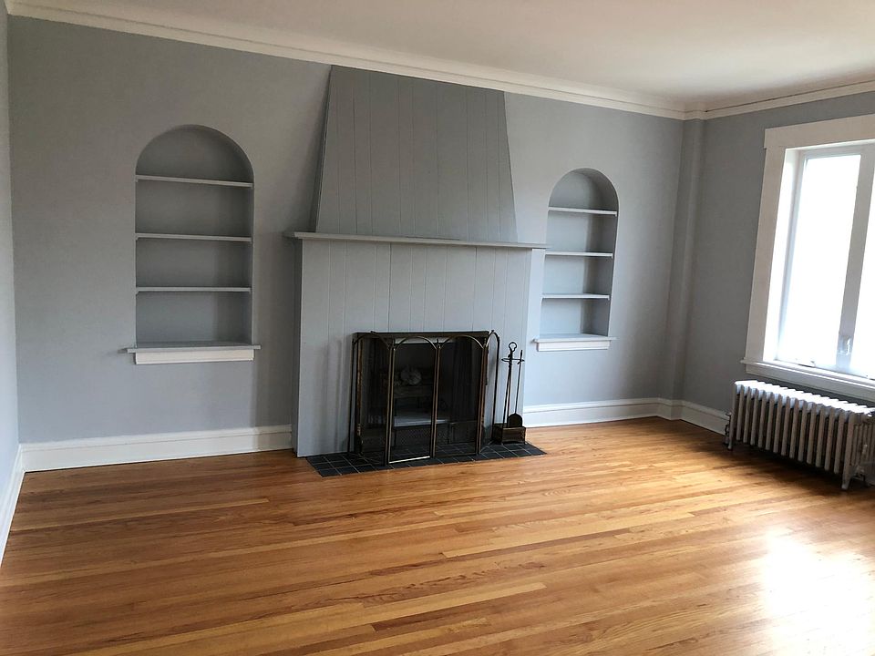 1st image of 6433 N Washtenaw Ave #2