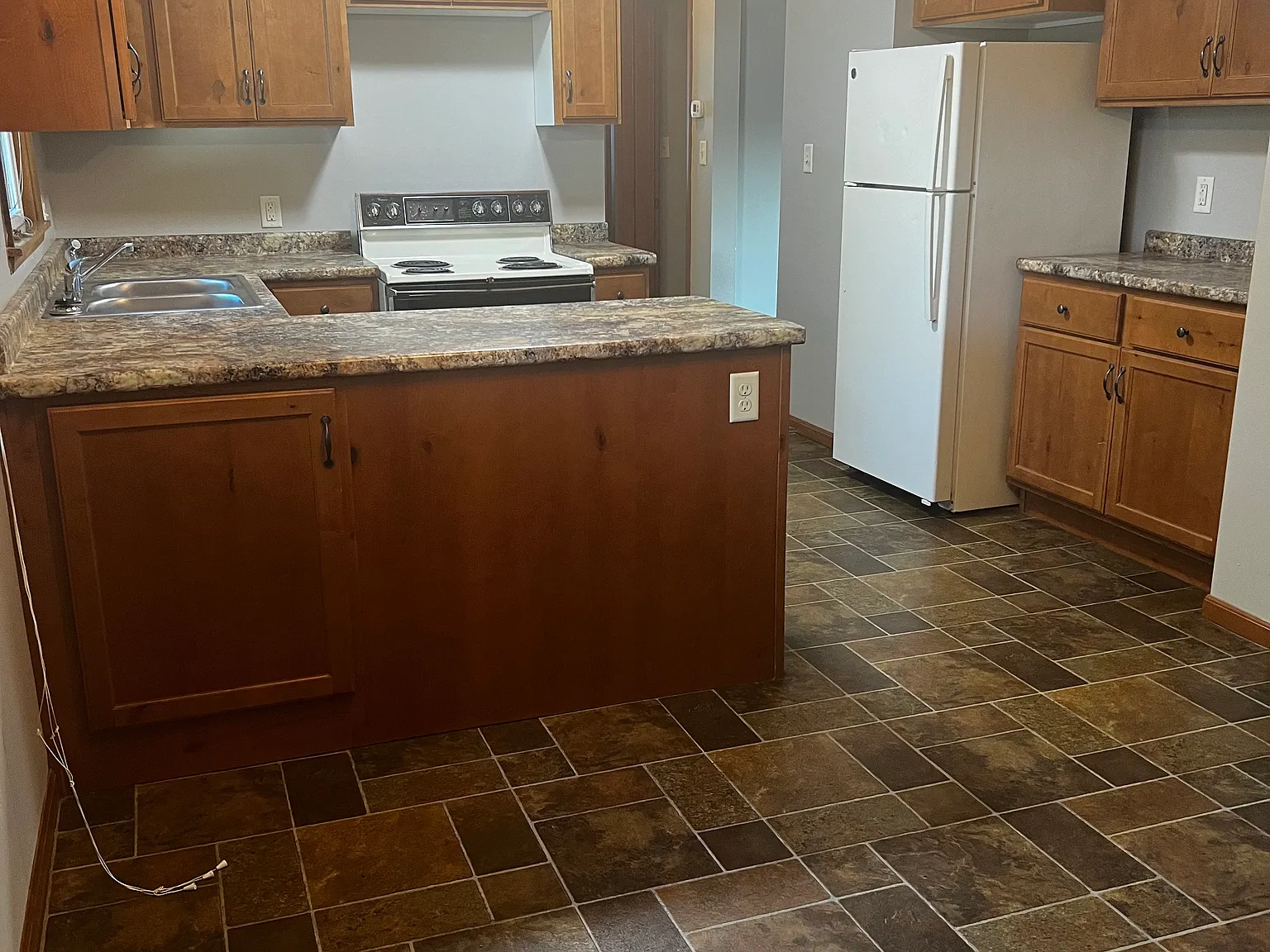 2 bed, 920 sqft, $1,650 — Photo 3