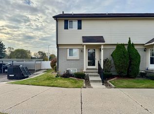 2280 Orchard Crest St, Shelby Township, MI 48317