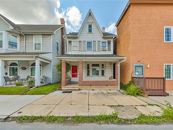 3rd image of 1794 Main St