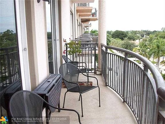 3rd image of 2601 NE 14th Ave APT 404