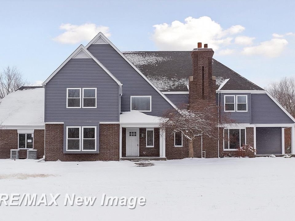1st image of 60 Golfview Dr